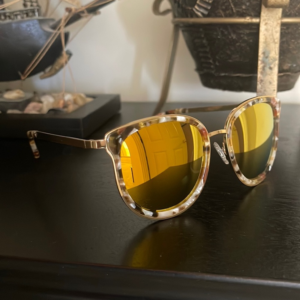 Sunglasses with case and cleaning cloth